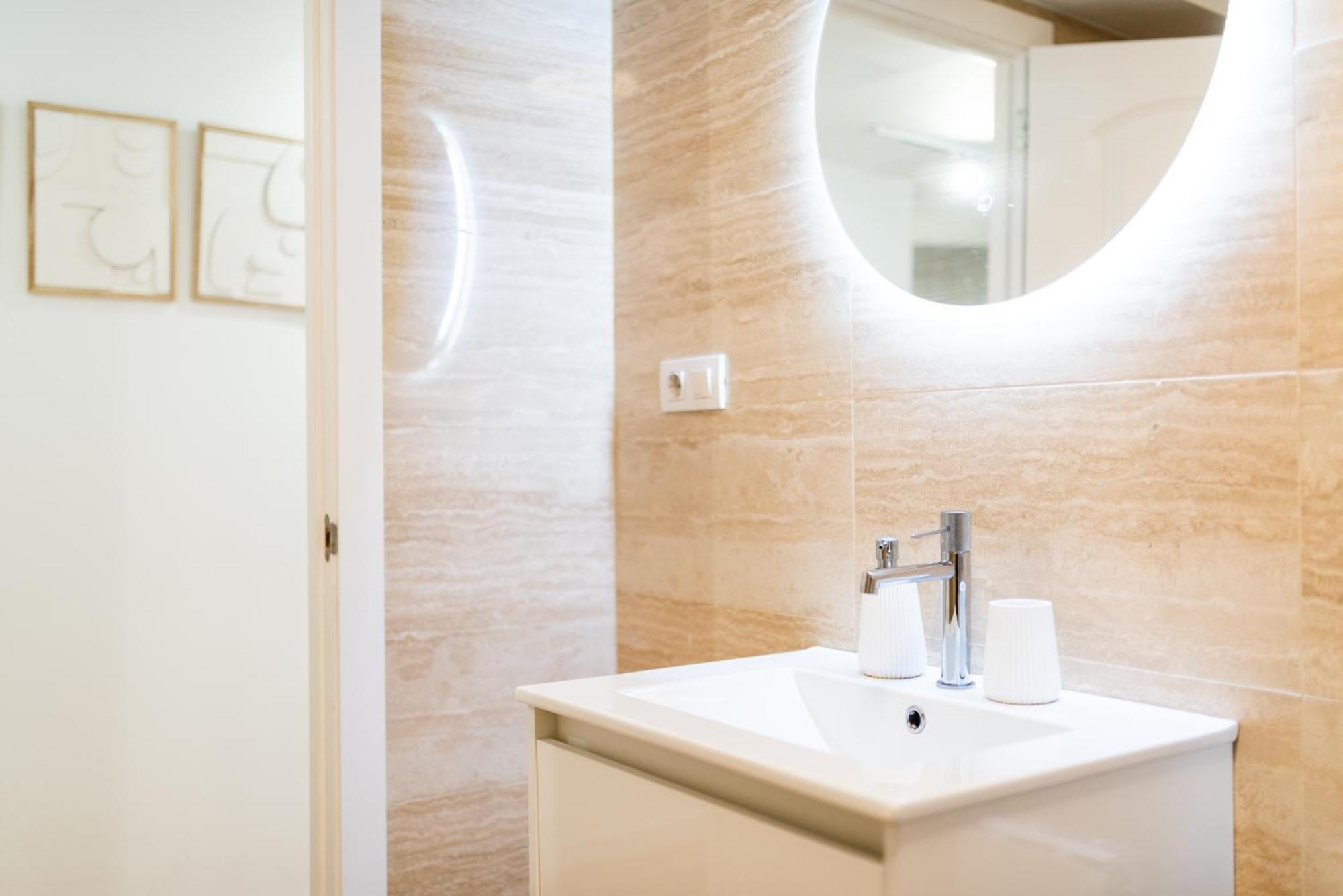 Moderno Apartamento En Granada Centro Kültér fotó