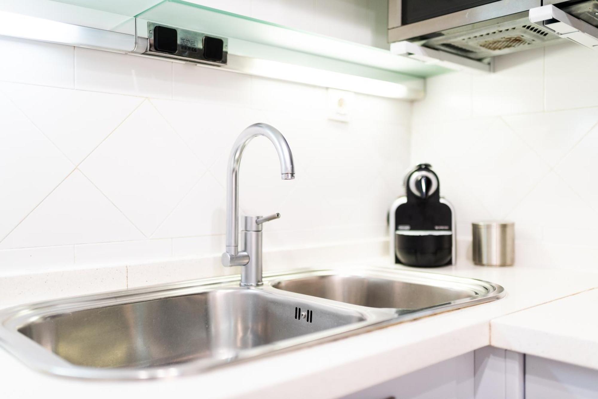 Moderno Apartamento En Granada Centro Kültér fotó