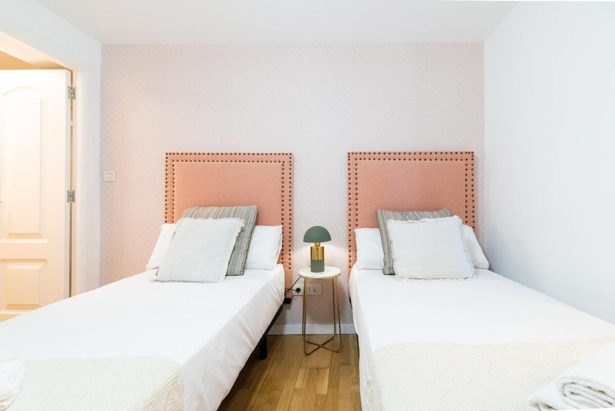 Moderno Apartamento En Granada Centro Kültér fotó