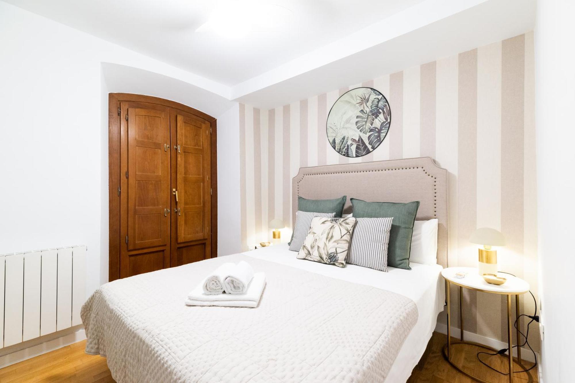Moderno Apartamento En Granada Centro Kültér fotó