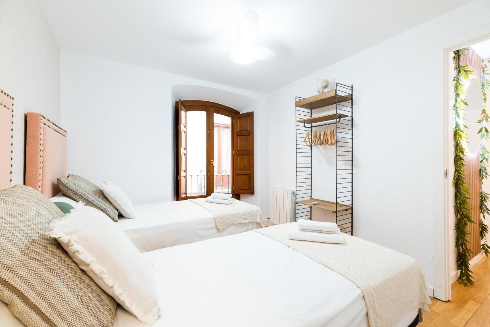 Moderno Apartamento En Granada Centro Kültér fotó