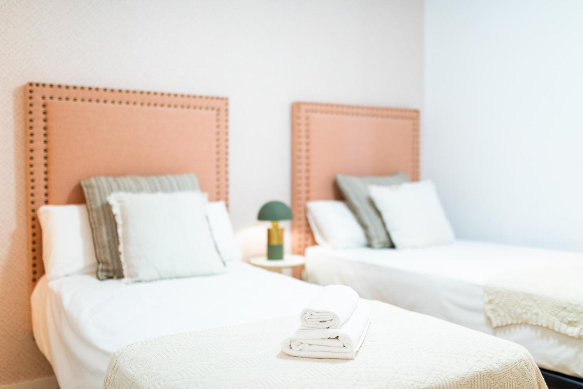 Moderno Apartamento En Granada Centro Kültér fotó