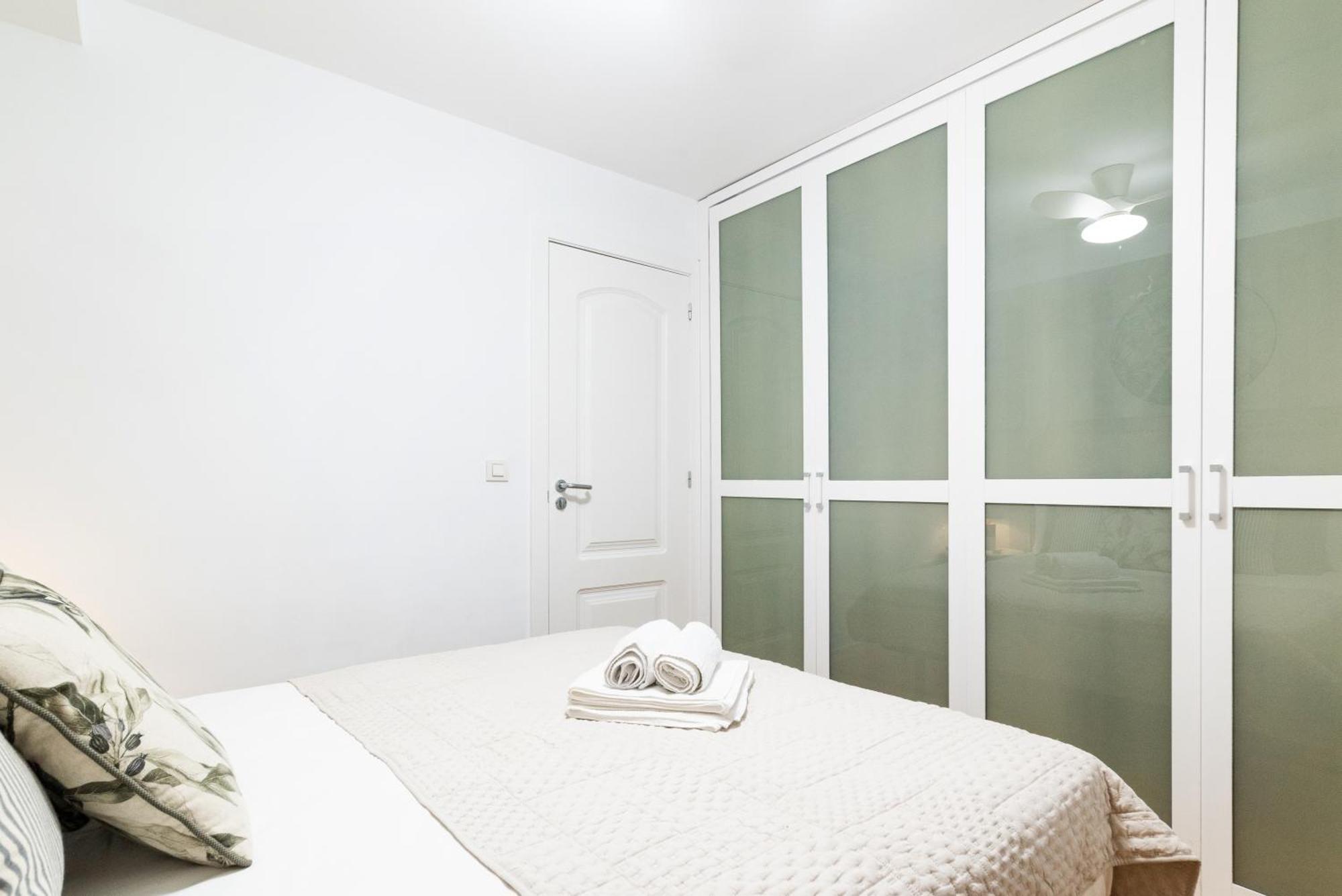 Moderno Apartamento En Granada Centro Kültér fotó