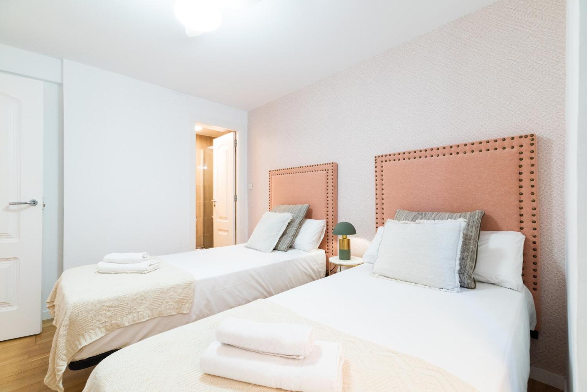 Moderno Apartamento En Granada Centro Kültér fotó