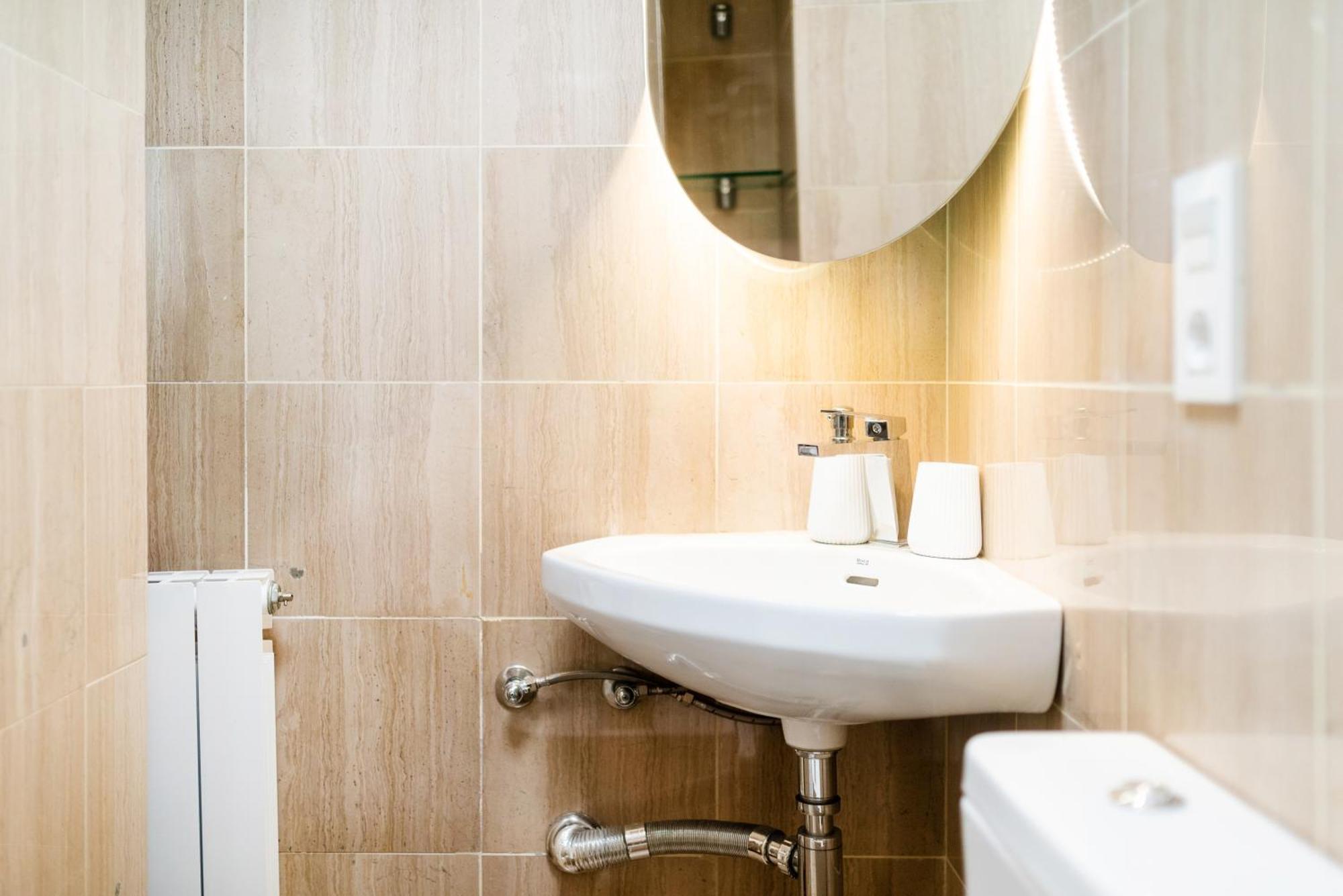Moderno Apartamento En Granada Centro Kültér fotó